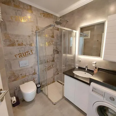 아파트 Konak Tower Apartment 27